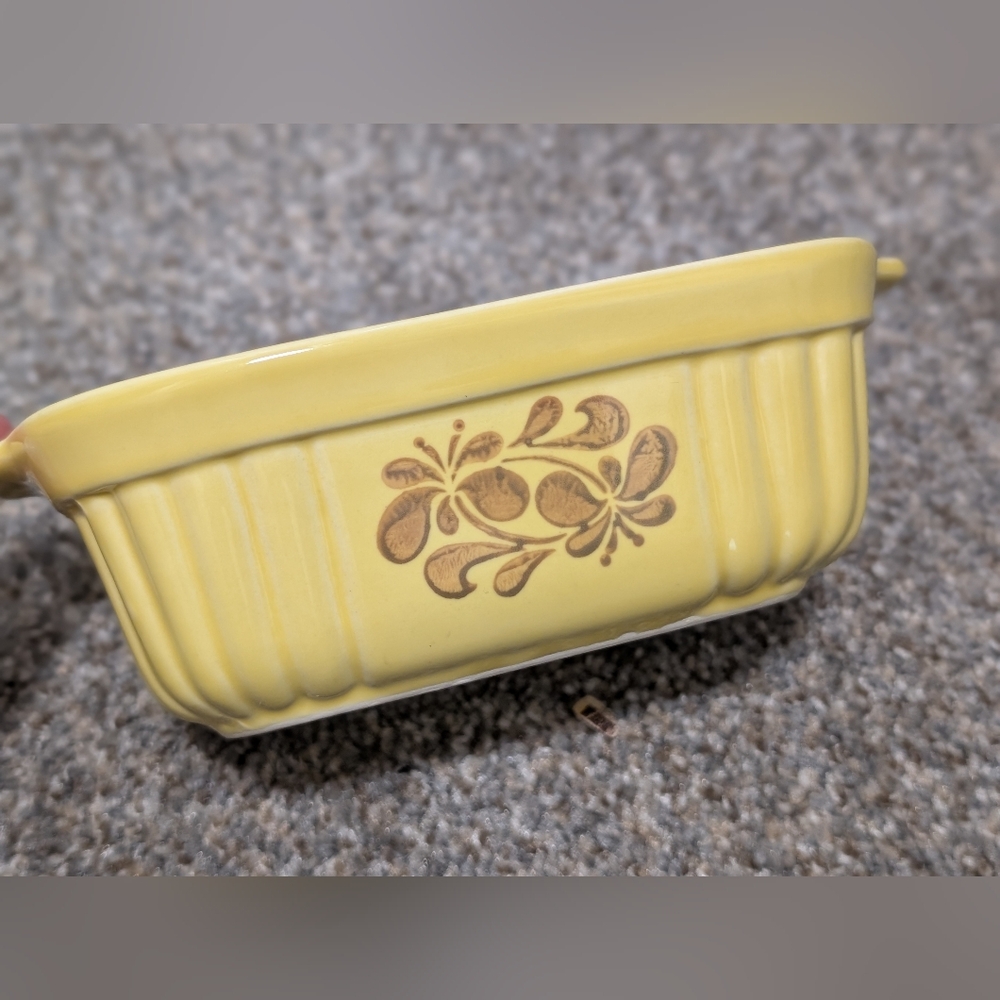 Pfaltzgraff Village Pattern Yellow Ribbed Baking Dish Loaf Pan 16oz 1983
